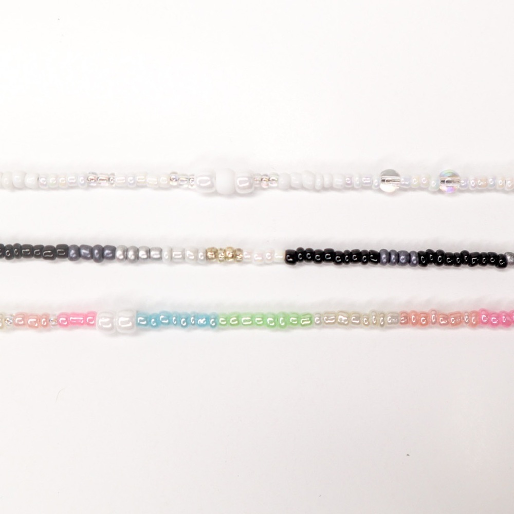 White Beaded Choker - Picture 2 of 3